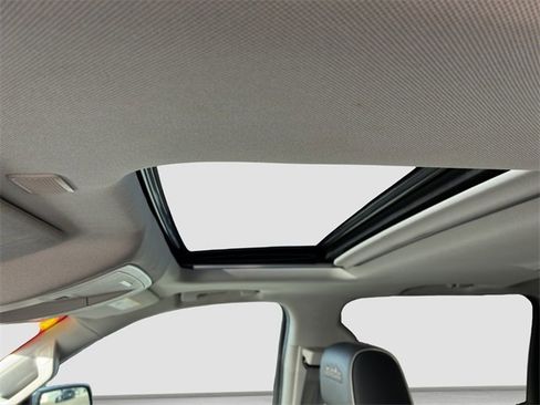 Used 2018 Chevrolet Silverado 1500 High Country image 10