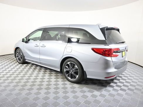 Used 2023 Honda Odyssey Elite image 4