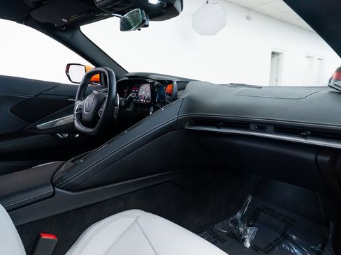 Used 2023 Chevrolet Corvette Stingray w/ Z51 Performance Package image 18