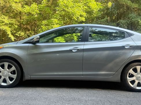 Used 2013 Hyundai Elantra Limited FWD image 8
