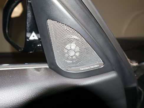 Used 2018 BMW M3 w/ Competition Package RWD image 19