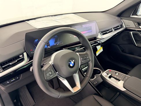 New 2026 BMW X2 xDrive28i w/ Convenience Package AWD/4WD image 4