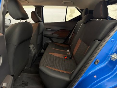 Used 2021 Nissan Kicks SR image 11