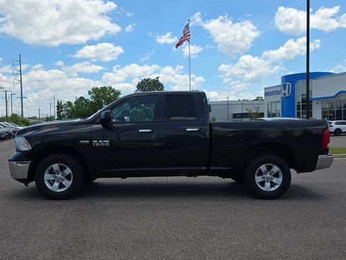 Used 2017 RAM 1500 Classic SLT AWD/4WD image 6