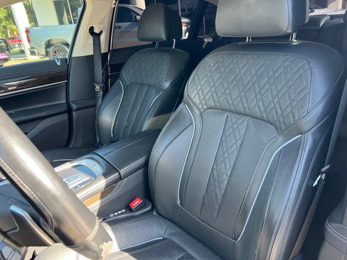Used 2020 BMW 740i RWD image 11