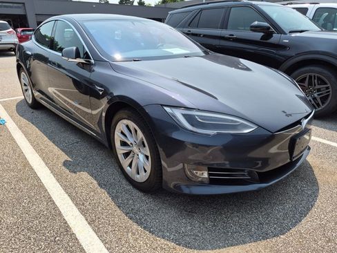 Used 2018 Tesla Model S 100D AWD/4WD image 3