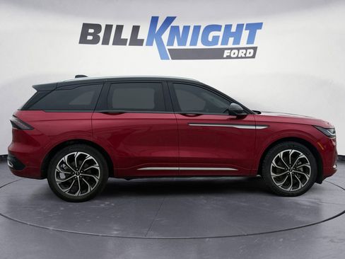 Used 2024 Lincoln Nautilus Reserve w/ Equipment Group 202A AWD/4WD image 6