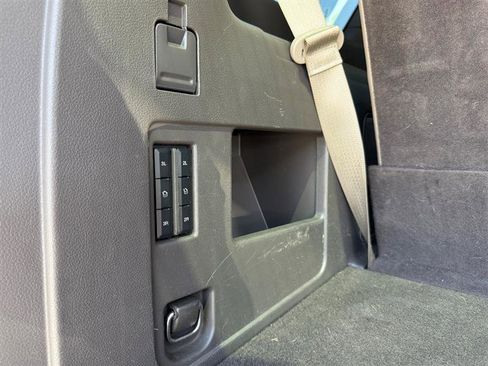 Used 2018 Ford Expedition Limited w/ Equipment Group 301A RWD image 27