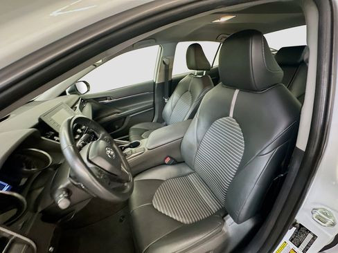 Used 2024 Toyota Camry SE FWD image 13