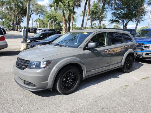 Used 2020 Dodge Journey SE w/ Blacktop Package FWD image 9