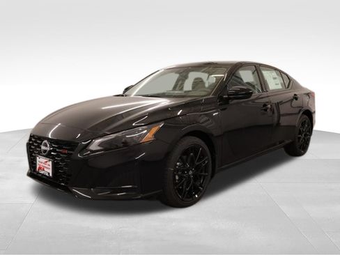 New 2026 Nissan Altima 2.5 SR w/ SR Midnight Edition Package AWD/4WD image 5