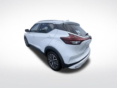 Used 2022 Nissan Kicks SV FWD image 8