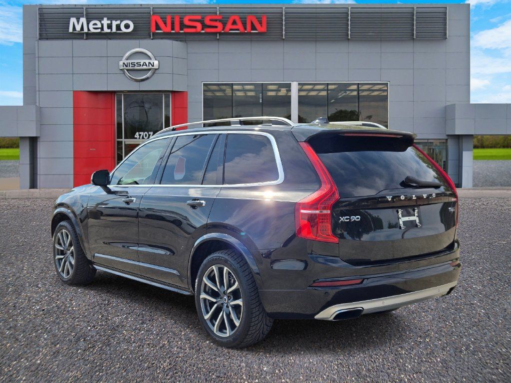 Used 2019 Volvo XC90 T6 Momentum AWD/4WD image 4
