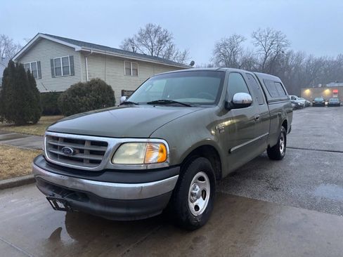 Used 2002 Ford F150 King Ranch image 2