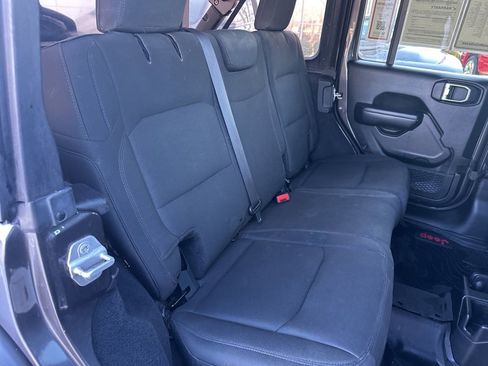 Used 2018 Jeep Wrangler Unlimited Sport S image 45