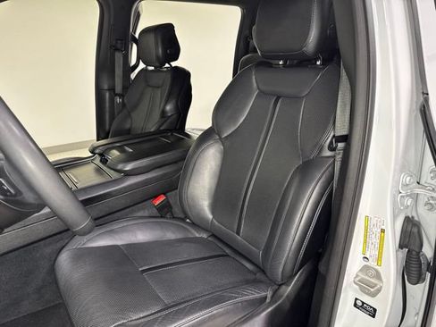 Used 2024 Jeep Wagoneer L Series II w/ Flexible Seating Group AWD/4WD image 17