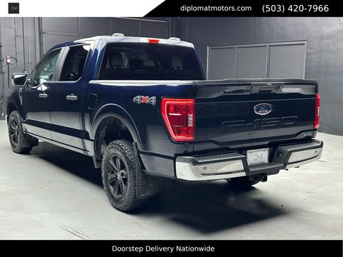 Used 2023 Ford F150 XLT w/ Trailer Tow Package image 5
