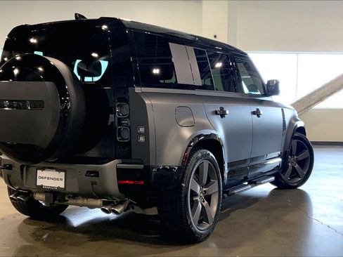 Certified 2025 Land Rover Defender 110 V8 AWD/4WD image 12