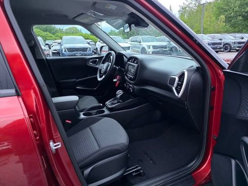 Certified 2021 Kia Soul S FWD image 11