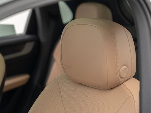 Certified 2026 Porsche Cayenne AWD/4WD image 18