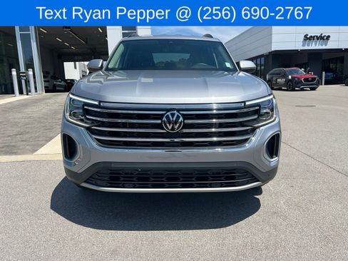 Used 2026 Volkswagen Atlas SE w/ Black Wheel Package FWD image 2