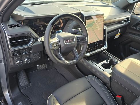 New 2026 GMC Yukon XL Elevation w/ Elevation Premium Package AWD/4WD image 17