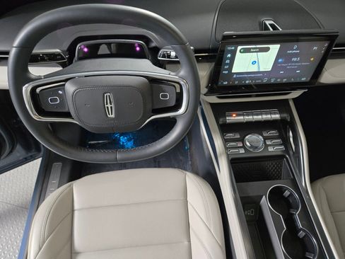 New 2026 Lincoln Nautilus Premier AWD/4WD image 15