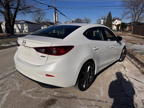 Used 2018 MAZDA MAZDA3 Touring image 5