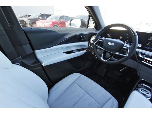 New 2026 Cadillac Lyriq Luxury image 8