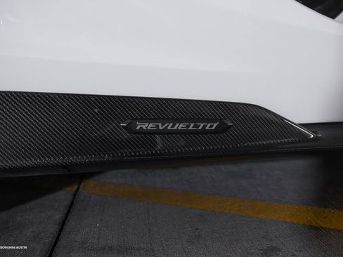 Used 2024 Lamborghini Revuelto image 15
