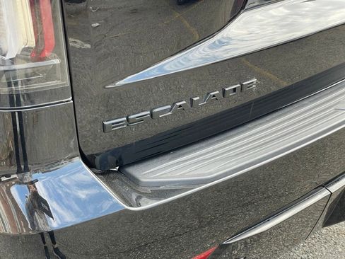 Used 2023 Cadillac Escalade Premium Luxury image 33