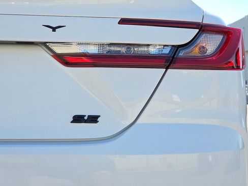 Used 2026 Toyota Camry SE w/ Multimedia Upgrade Package image 11