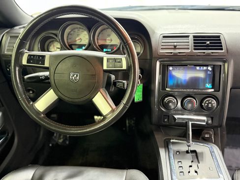 Used 2010 Dodge Challenger R/T image 17