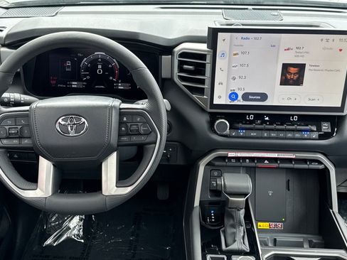 Certified 2025 Toyota Tundra Limited AWD/4WD image 20