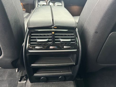 Used 2018 BMW 530i xDrive 530i xDrive image 24