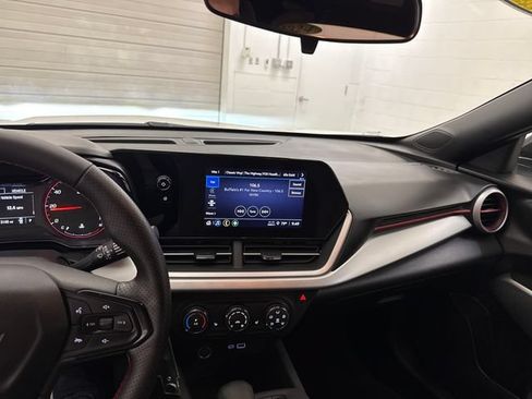 Used 2024 Chevrolet Trax RS w/ Driver Confidence Package FWD image 13
