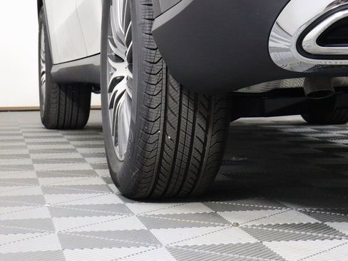 Used 2026 Mercedes-Benz GLC 300 4MATIC image 12