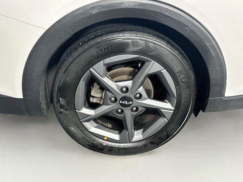 Used 2025 Kia K4 FWD image 11