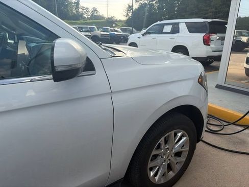 Used 2021 Ford Expedition XLT AWD/4WD image 16