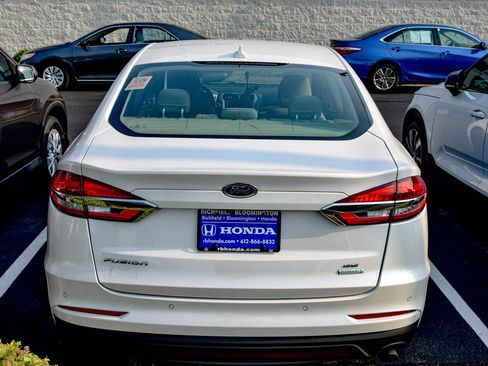 Used 2019 Ford Fusion SE FWD image 16