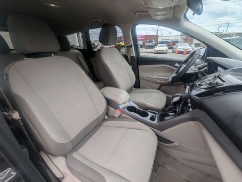 Used 2016 Ford Escape SE FWD image 8
