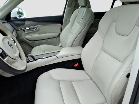Used 2023 Volvo XC90 B6 Plus w/ Protection Package Premier AWD/4WD image 11