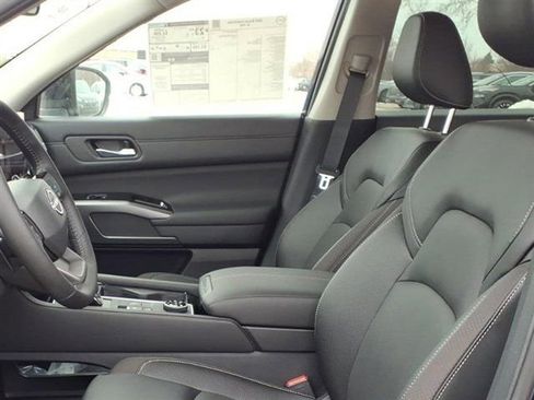 New 2026 Nissan Pathfinder SL image 26