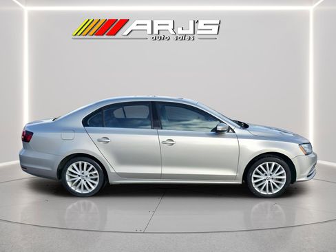 Used 2016 Volkswagen Jetta SEL w/ Lighting Package image 4