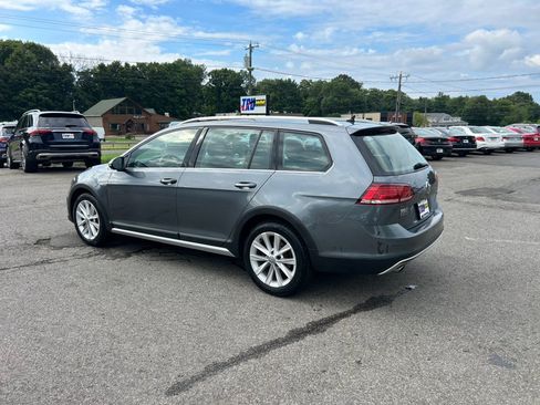 Used 2019 Volkswagen Golf Alltrack S AWD/4WD image 4