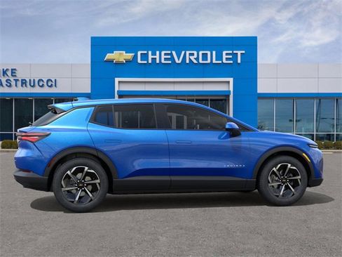 New 2026 Chevrolet Equinox EV LT image 5