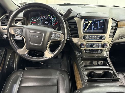 Used 2019 GMC Yukon Denali w/ Denali Ultimate Package AWD/4WD image 35