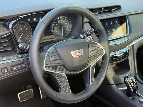 New 2026 Cadillac XT5 Sportv w/ LPO, Onyx Lite Package image 16