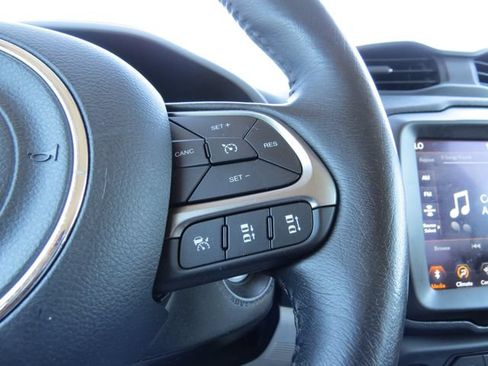 Certified 2021 Jeep Renegade Limited w/ Luxury Group II AWD/4WD image 18