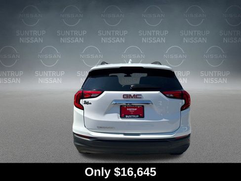 Used 2021 GMC Terrain SLE w/ Driver Convenience Package FWD image 4